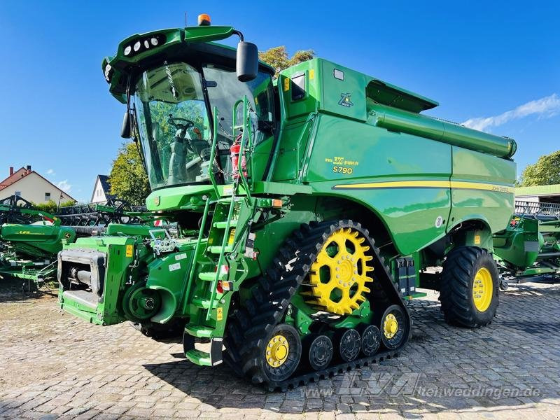 John Deere S790 - Cosechadora de granos: foto 1 John Deere S790 - Cosechadora de granos: foto 1