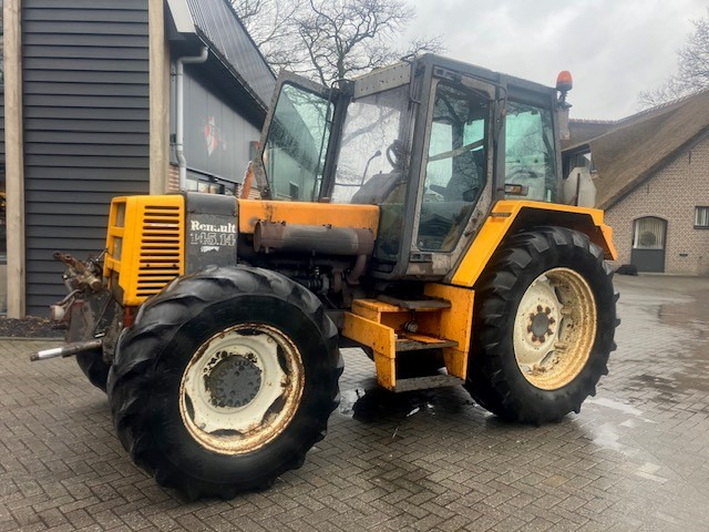 RENAULT 145.14 - Tractor: foto 2 RENAULT 145.14 - Tractor: foto 2