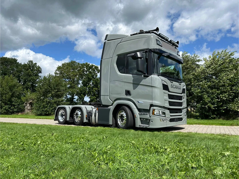 Scania R560 6x2/4 LB | 2023 | FULL AIR | RETARDER | PARK COOLER - Cabeza tractora: foto 4 Scania R560 6x2/4 LB | 2023 | FULL AIR | RETARDER | PARK COOLER - Cabeza tractora: foto 4