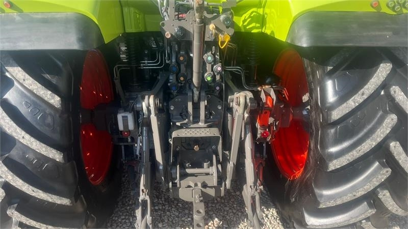Claas ARION 550 CEBIS Med frontlæsser og frontlift - Tractor: foto 5 Claas ARION 550 CEBIS Med frontlæsser og frontlift - Tractor: foto 5