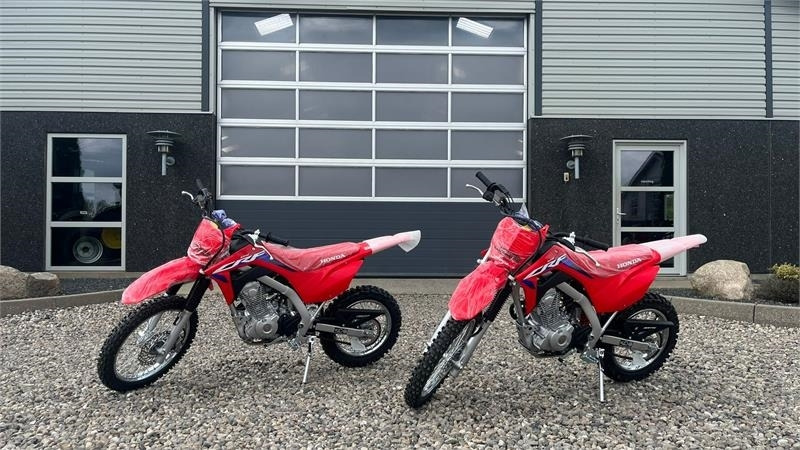 Honda CRF 125 F DEMO. Rigtig crosser med gear og kobling  - Cuadrimoto: foto 1 Honda CRF 125 F DEMO. Rigtig crosser med gear og kobling  - Cuadrimoto: foto 1