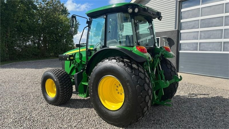 John Deere 5090 M Med græsdæk - Tractor: foto 3 John Deere 5090 M Med græsdæk - Tractor: foto 3