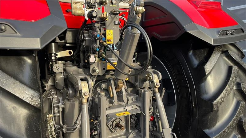 Massey Ferguson 8S.245 Med stor frontlæsser. Dyna 7 Efficient. Kan - Tractor: foto 4 Massey Ferguson 8S.245 Med stor frontlæsser. Dyna 7 Efficient. Kan - Tractor: foto 4