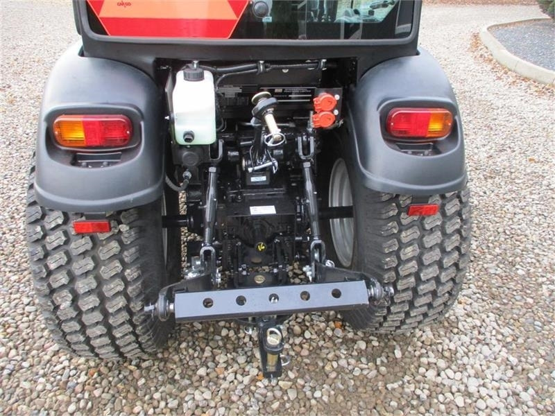 Solis 26 HST Med kabine, Turf dæk og frontlift - Tractor: foto 5 Solis 26 HST Med kabine, Turf dæk og frontlift - Tractor: foto 5