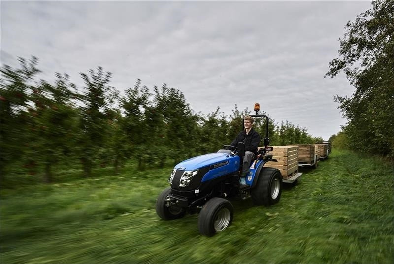 Solis Ny kompakt traktor til små penge - Tractor municipal: foto 3 Solis Ny kompakt traktor til små penge - Tractor municipal: foto 3