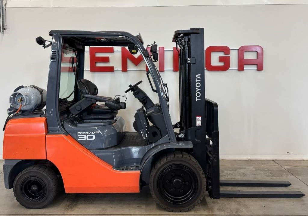 Toyota 10949 06-8FG30F - Carretilla elevadora de gas: foto 2 Toyota 10949 06-8FG30F - Carretilla elevadora de gas: foto 2