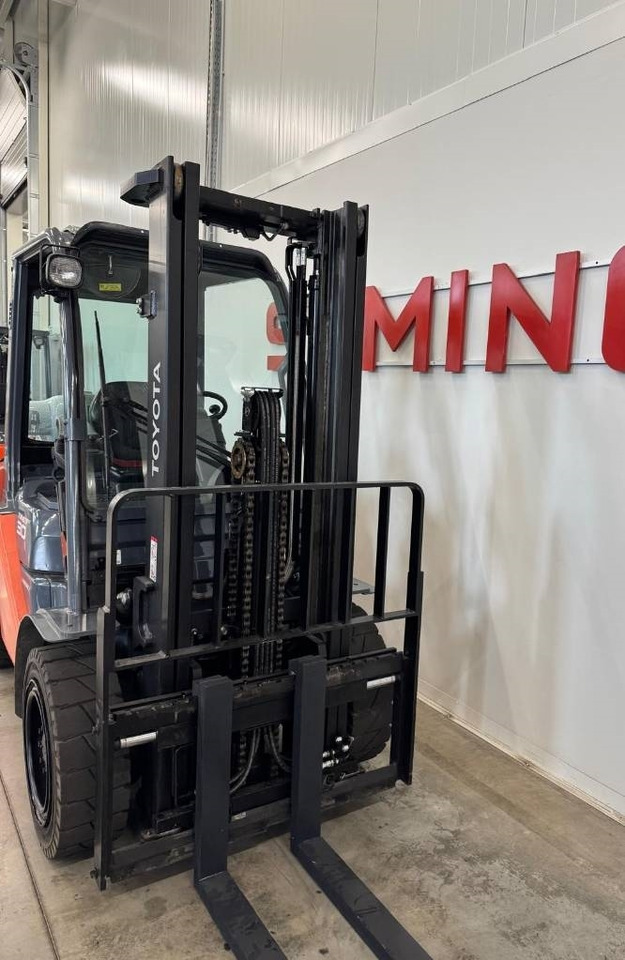 Toyota 10949 06-8FG30F - Carretilla elevadora de gas: foto 4 Toyota 10949 06-8FG30F - Carretilla elevadora de gas: foto 4