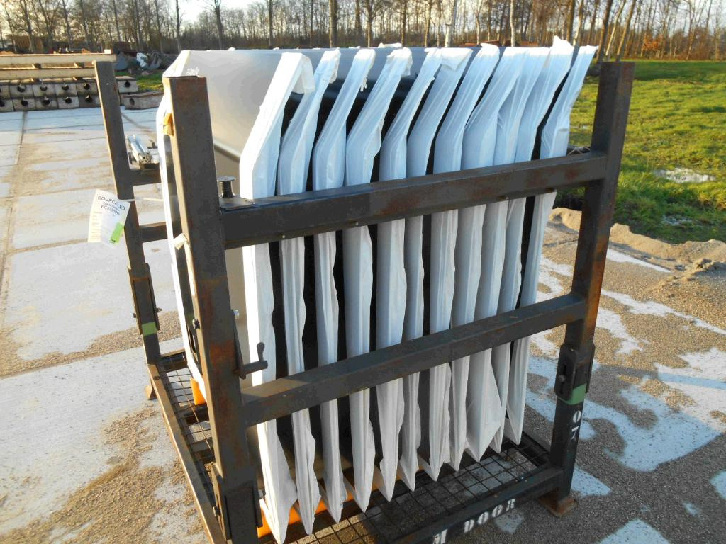 Caterpillar 3335040 - Puerta y piezas para Maquinaria de construcción: foto 3 Caterpillar 3335040 - Puerta y piezas para Maquinaria de construcción: foto 3