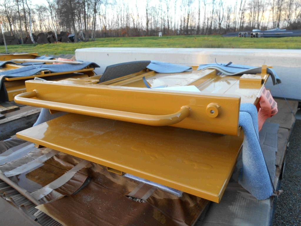 Caterpillar 4336256 - - Puerta y piezas para Maquinaria de construcción: foto 3 Caterpillar 4336256 - - Puerta y piezas para Maquinaria de construcción: foto 3