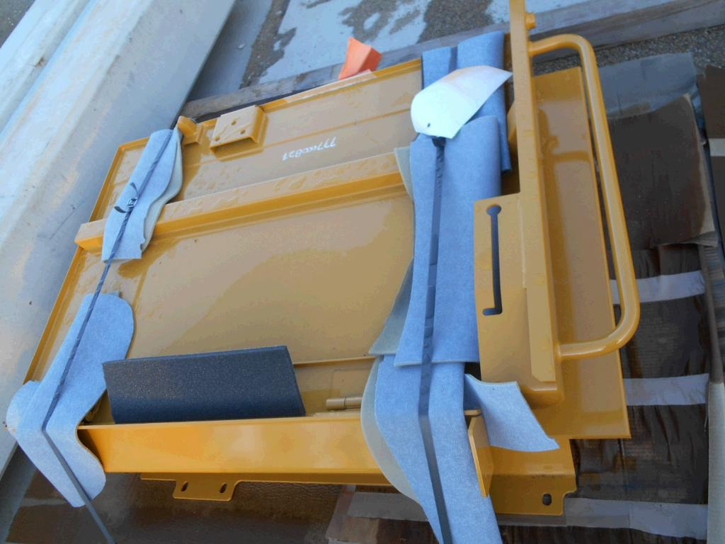 Caterpillar 4336256 - - Puerta y piezas para Maquinaria de construcción: foto 4 Caterpillar 4336256 - - Puerta y piezas para Maquinaria de construcción: foto 4