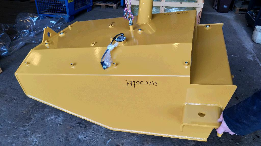 Caterpillar 4362430 - Depósito de combustible para Maquinaria de construcción: foto 5 Caterpillar 4362430 - Depósito de combustible para Maquinaria de construcción: foto 5