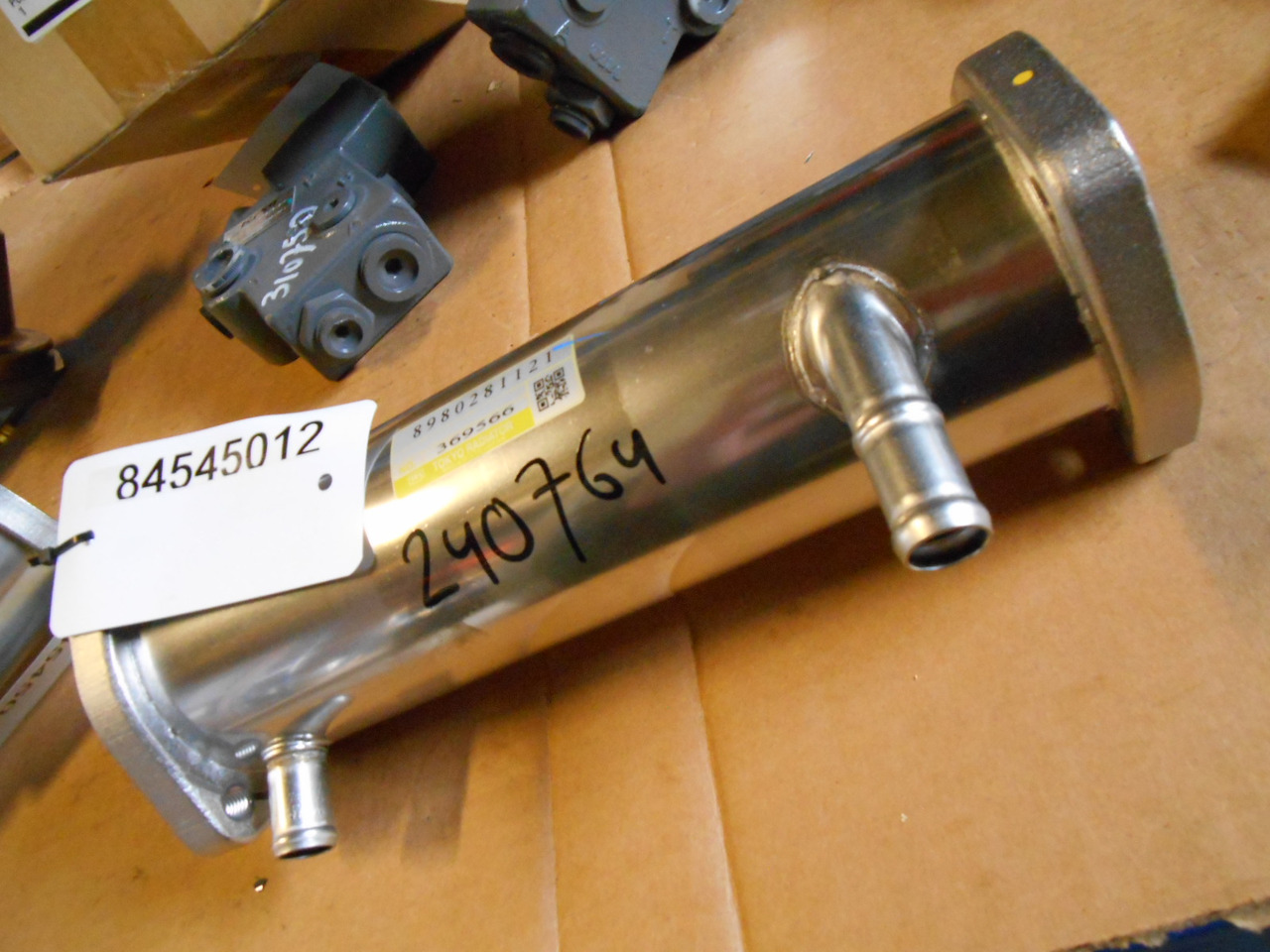 Hitachi 8980281121 - Enfriador EGR para Maquinaria agrícola: foto 2 Hitachi 8980281121 - Enfriador EGR para Maquinaria agrícola: foto 2