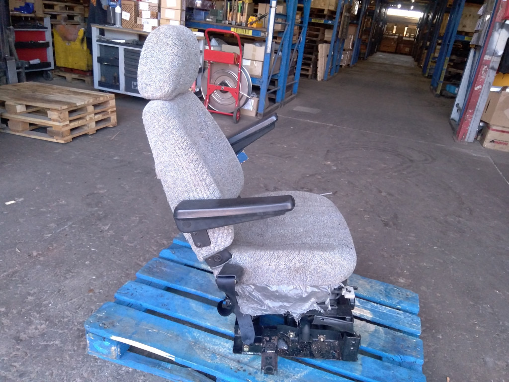 Hitachi EX750-5 - - Asiento para Maquinaria de construcción: foto 2 Hitachi EX750-5 - - Asiento para Maquinaria de construcción: foto 2