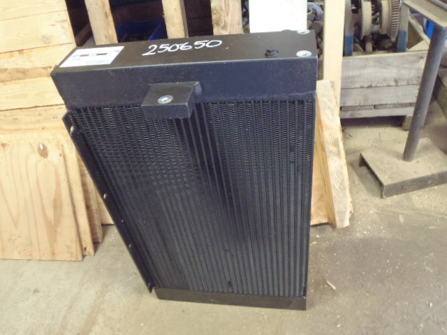 New Holland 6914295 - Enfriador de aceite para Maquinaria de construcción: foto 1 New Holland 6914295 - Enfriador de aceite para Maquinaria de construcción: foto 1