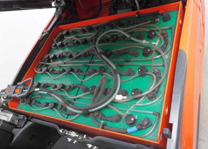 Carretilla elevadora eléctrica Linde E 16 EVO 386-02: foto 1