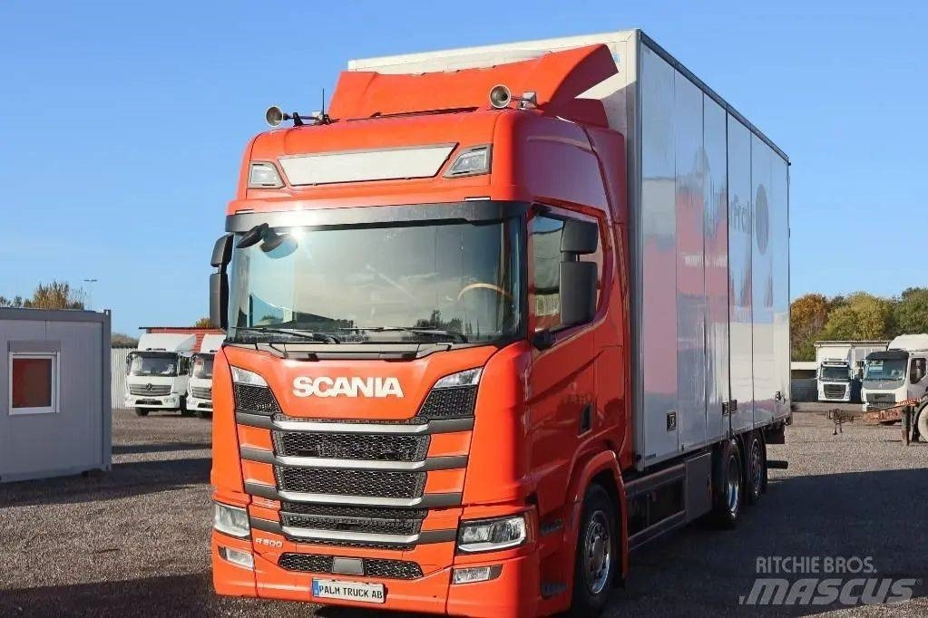 Scania R500B 6X2*4 NB Serie 6202 - Camión caja cerrada: foto 1 Scania R500B 6X2*4 NB Serie 6202 - Camión caja cerrada: foto 1