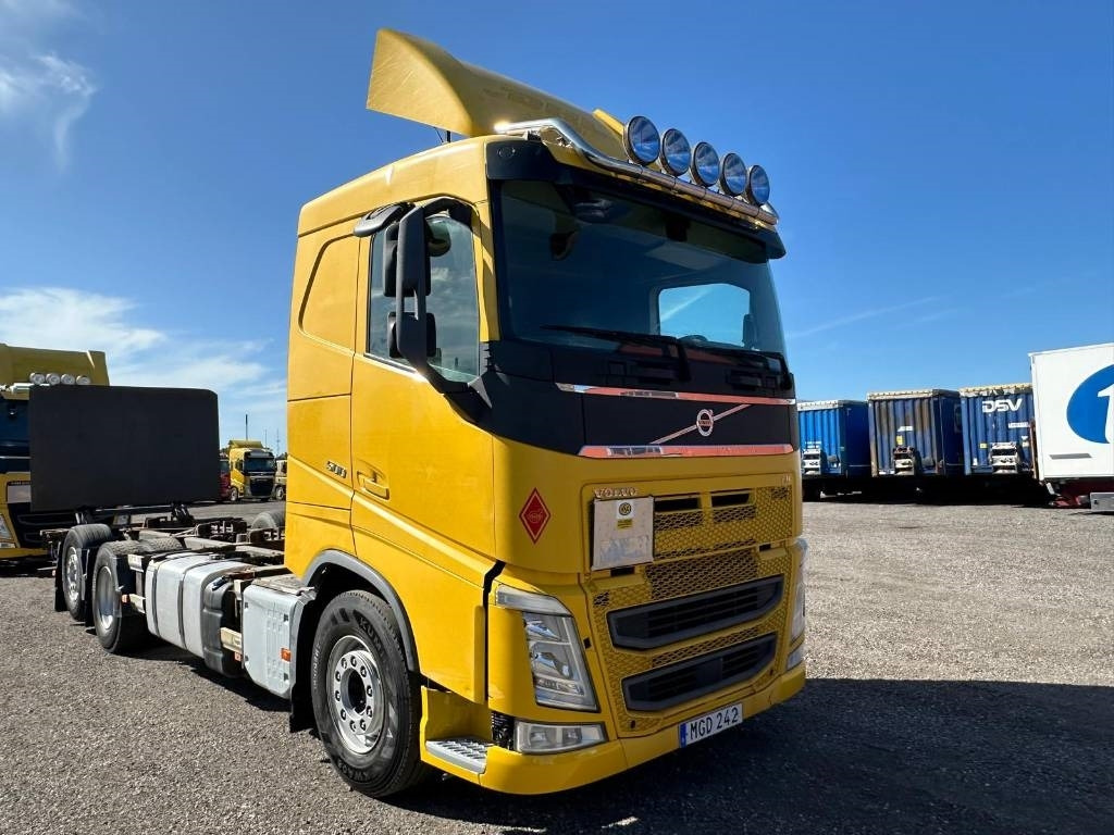 Volvo FH 6X2 6525 - Camión portacontenedore/ Intercambiable: foto 1 Volvo FH 6X2 6525 - Camión portacontenedore/ Intercambiable: foto 1