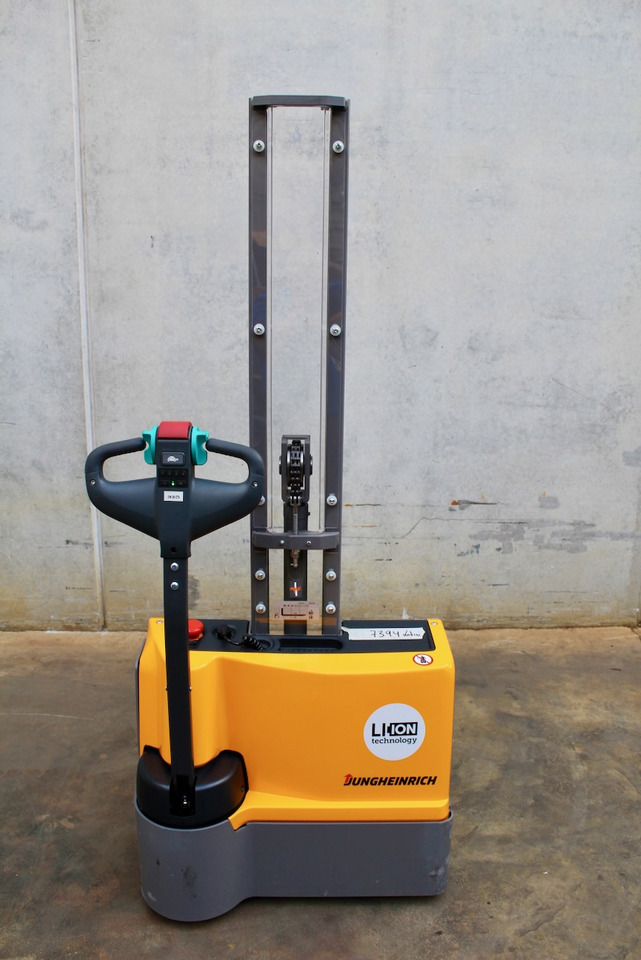 Jungheinrich EJC M10 154 E LI-ION - Apilador: foto 5 Jungheinrich EJC M10 154 E LI-ION - Apilador: foto 5