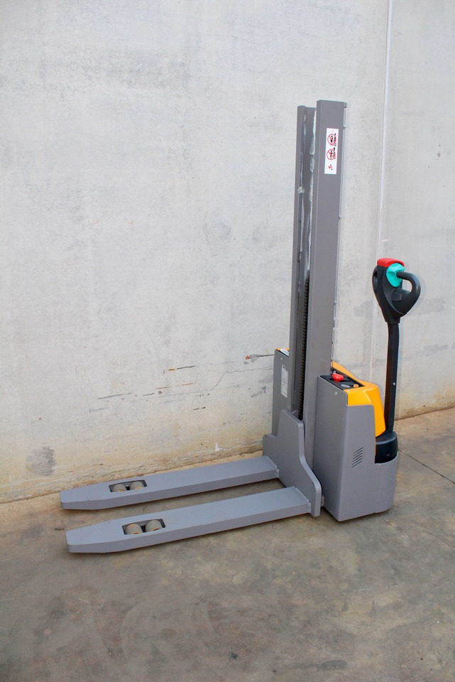 Jungheinrich EJC M10 154 E LI-ION - Apilador: foto 2 Jungheinrich EJC M10 154 E LI-ION - Apilador: foto 2