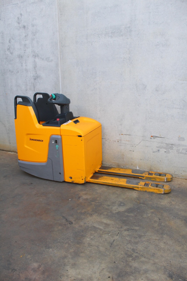 Jungheinrich ERE 225 LI-ION - Transpaleta: foto 4 Jungheinrich ERE 225 LI-ION - Transpaleta: foto 4