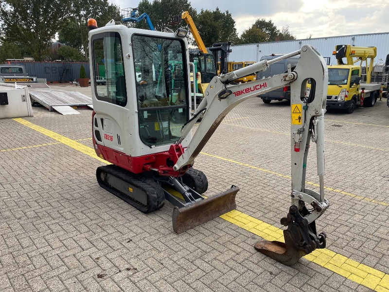 Takeuchi TB 216 - Miniexcavadora: foto 5 Takeuchi TB 216 - Miniexcavadora: foto 5