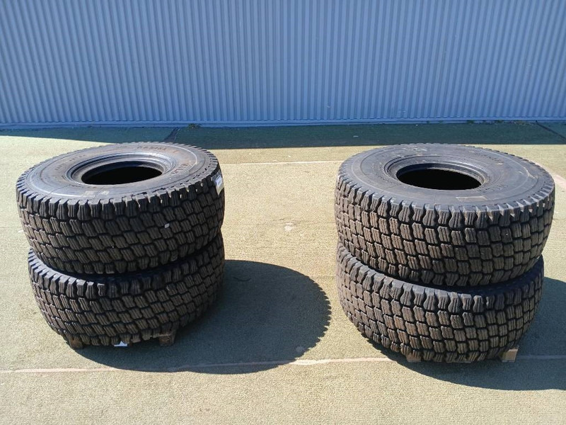 "SÅLD!" Hilo 23.5R25 Snowmaster, Däck - Neumáticos y llantas para Maquinaria de construcción: foto 1 "SÅLD!" Hilo 23.5R25 Snowmaster, Däck - Neumáticos y llantas para Maquinaria de construcción: foto 1