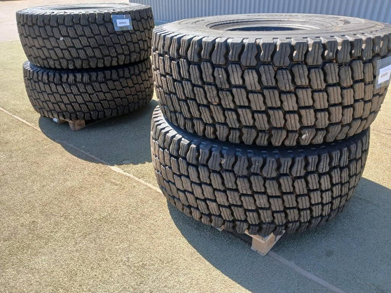 "SÅLD!" Hilo 23.5R25 Snowmaster, Däck - Neumáticos y llantas para Maquinaria de construcción: foto 3 "SÅLD!" Hilo 23.5R25 Snowmaster, Däck - Neumáticos y llantas para Maquinaria de construcción: foto 3