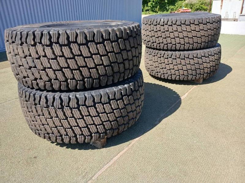 "SÅLD!" Hilo 23.5R25 Snowmaster, Däck - Neumáticos y llantas para Maquinaria de construcción: foto 2 "SÅLD!" Hilo 23.5R25 Snowmaster, Däck - Neumáticos y llantas para Maquinaria de construcción: foto 2