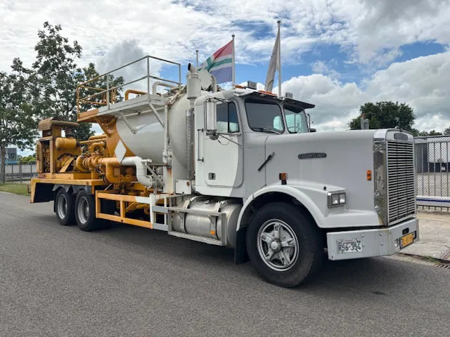 Freightliner 3 AXLE RIGID BODY chassis cabine - Camión chasis: foto 3 Freightliner 3 AXLE RIGID BODY chassis cabine - Camión chasis: foto 3