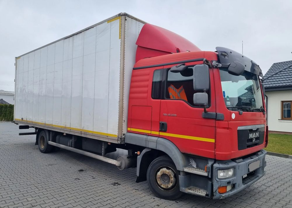 MAN TGL 12 220 - Camión caja cerrada: foto 2 MAN TGL 12 220 - Camión caja cerrada: foto 2