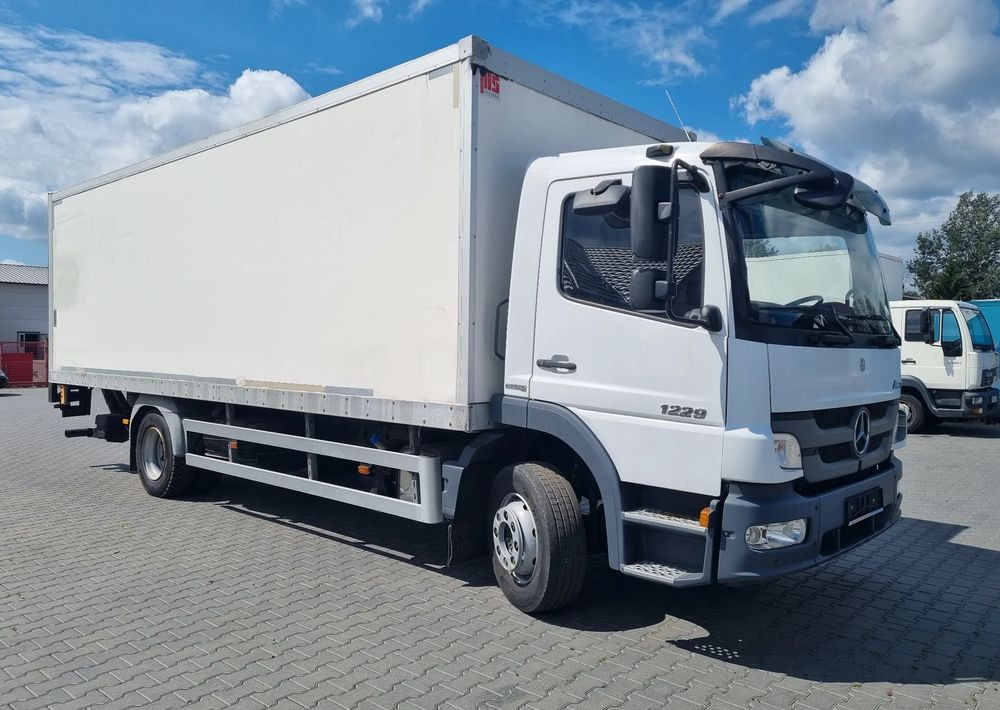Mercedes-Benz Atego 1224 - Camión frigorífico: foto 2 Mercedes-Benz Atego 1224 - Camión frigorífico: foto 2