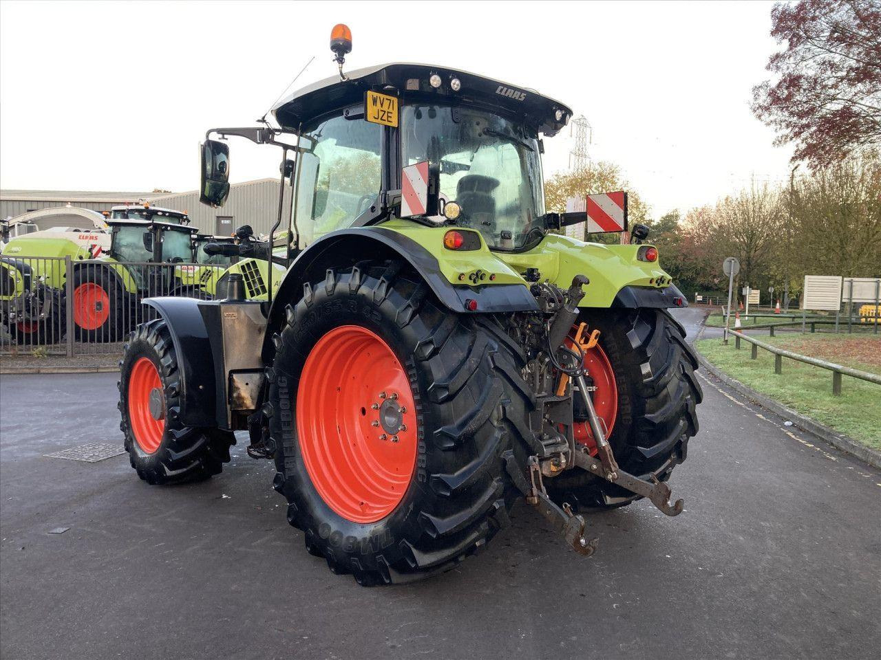 CLAAS ARION 660 CIS+ - Tractor: foto 3 CLAAS ARION 660 CIS+ - Tractor: foto 3