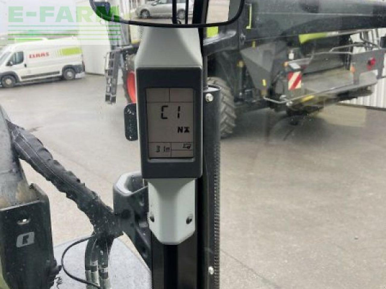 Tractor CLAAS arion 440: foto 7
