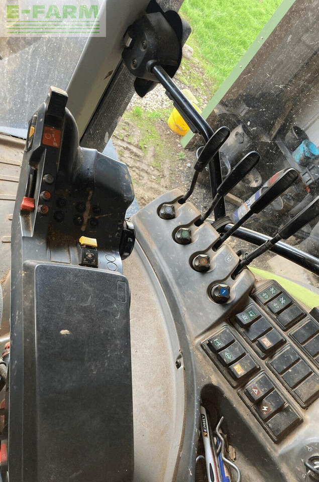 CLAAS arion 640 - Tractor: foto 2 CLAAS arion 640 - Tractor: foto 2