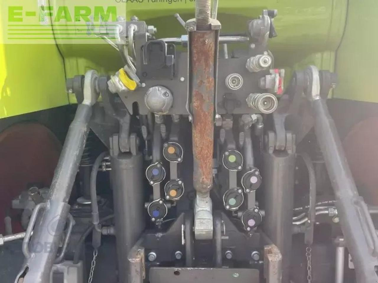 CLAAS arion 650 c-matic cebis CMATIC CEBIS - Tractor: foto 4 CLAAS arion 650 c-matic cebis CMATIC CEBIS - Tractor: foto 4