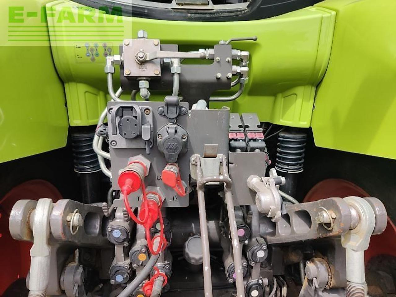 CLAAS axion 810 cmatic CMATIC - Tractor: foto 4 CLAAS axion 810 cmatic CMATIC - Tractor: foto 4
