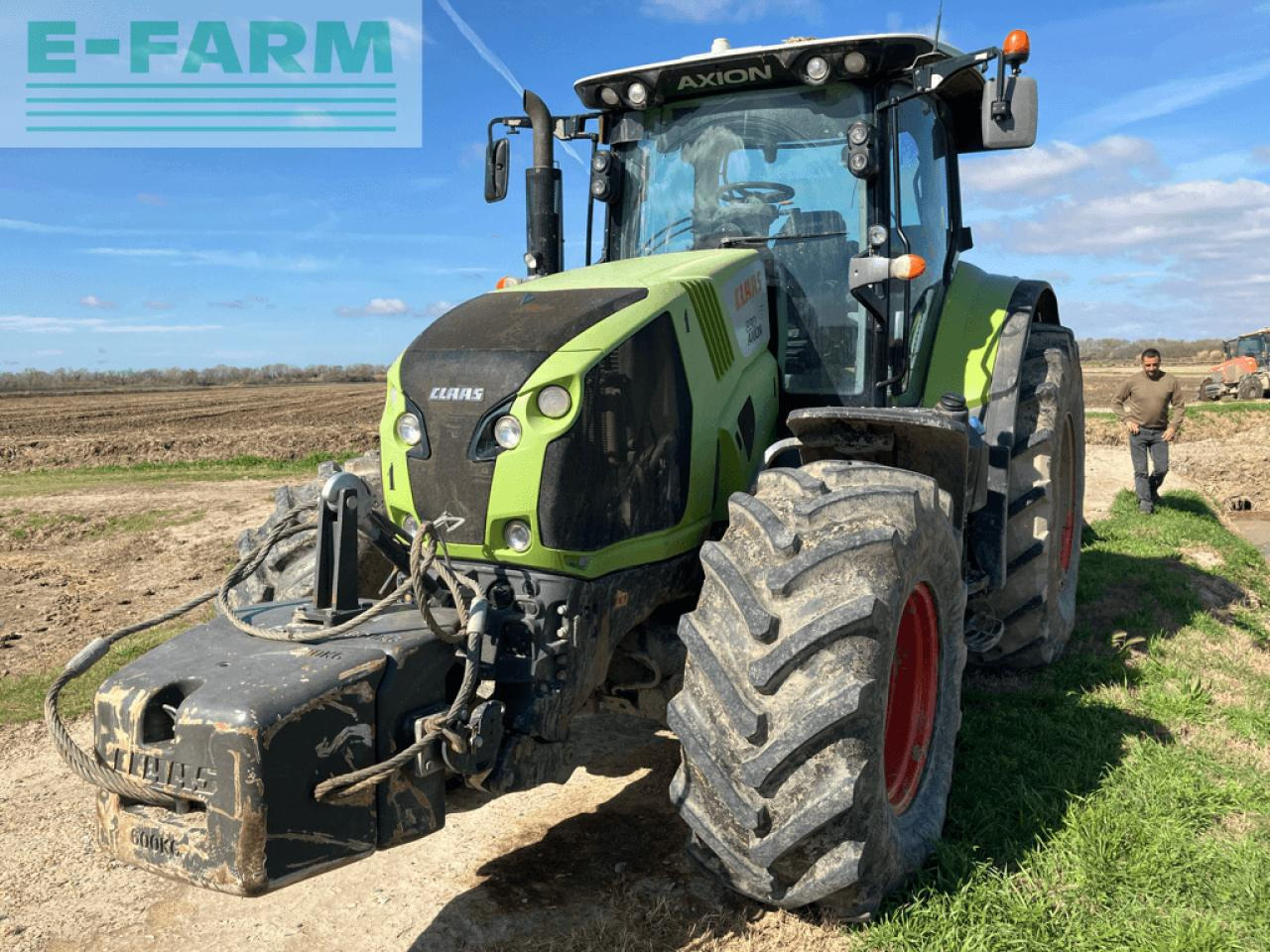 CLAAS axion 830 t4f - Tractor: foto 2 CLAAS axion 830 t4f - Tractor: foto 2