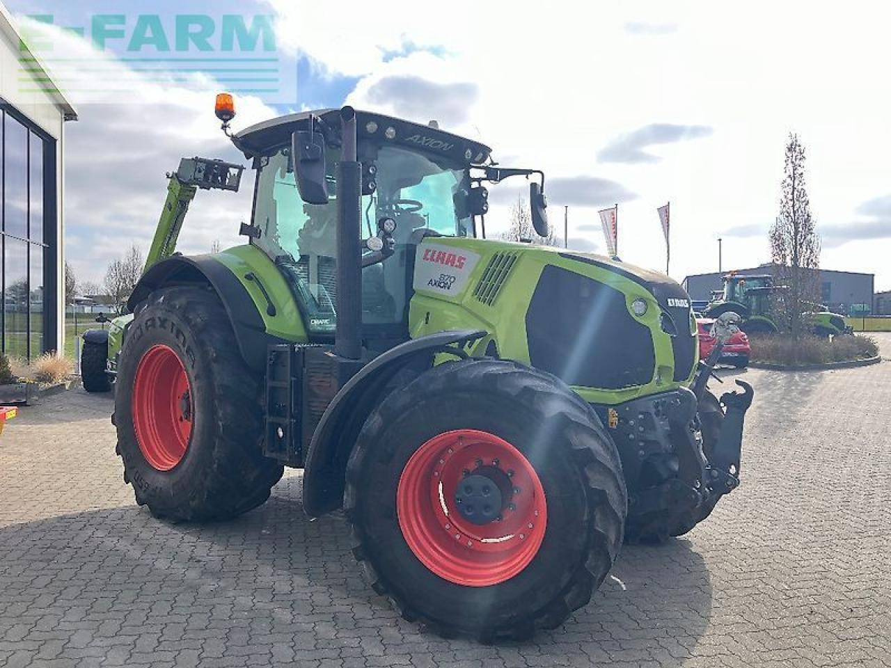 CLAAS axion 870 cmatic CMATIC - Tractor: foto 2 CLAAS axion 870 cmatic CMATIC - Tractor: foto 2