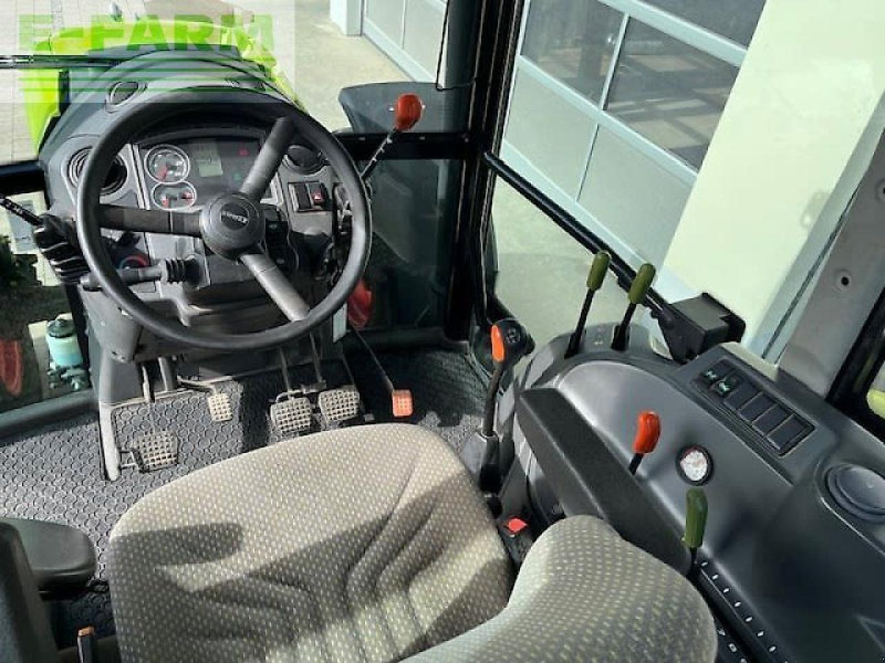 CLAAS axos 310 c C - Tractor: foto 5 CLAAS axos 310 c C - Tractor: foto 5