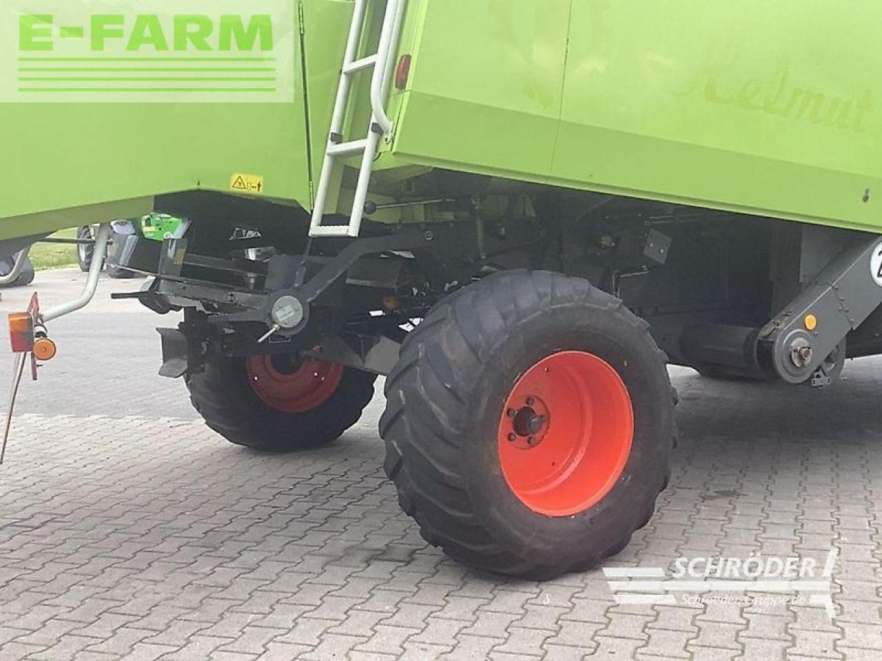 CLAAS dominator 360 mega + c 600 schneidwerk - Cosechadora de granos: foto 5 CLAAS dominator 360 mega + c 600 schneidwerk - Cosechadora de granos: foto 5