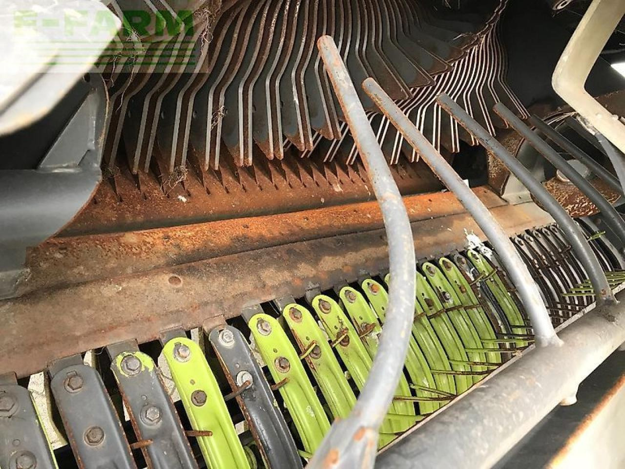 CLAAS rollant uniwrap 455 - Empacadora de pacas cuadradas: foto 3 CLAAS rollant uniwrap 455 - Empacadora de pacas cuadradas: foto 3