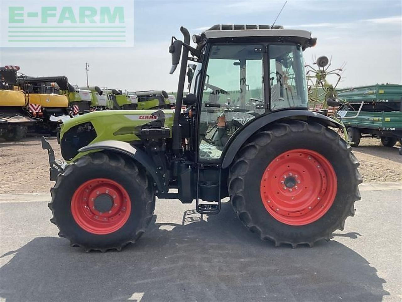 CLAAS traktor axos 240 advanced kons - Tractor: foto 1 CLAAS traktor axos 240 advanced kons - Tractor: foto 1