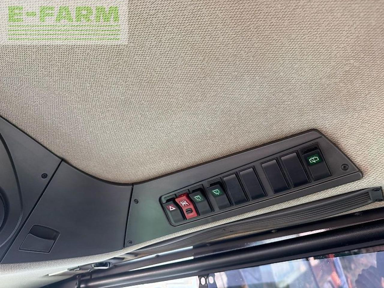 CLAAS xerion 5000 trac vc TRAC VC - Tractor: foto 3 CLAAS xerion 5000 trac vc TRAC VC - Tractor: foto 3