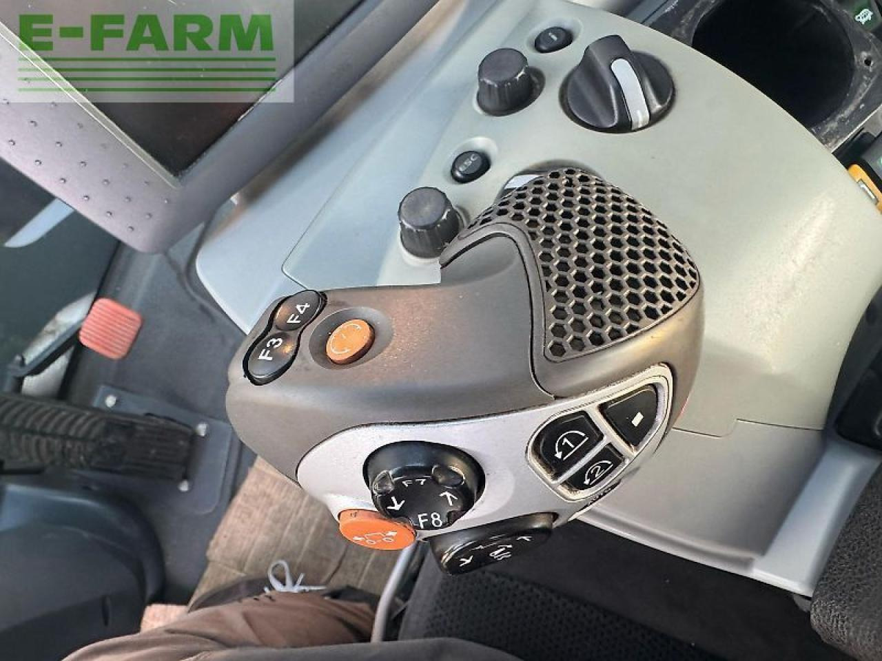 CLAAS xerion 5000 trac vc TRAC VC - Tractor: foto 5 CLAAS xerion 5000 trac vc TRAC VC - Tractor: foto 5