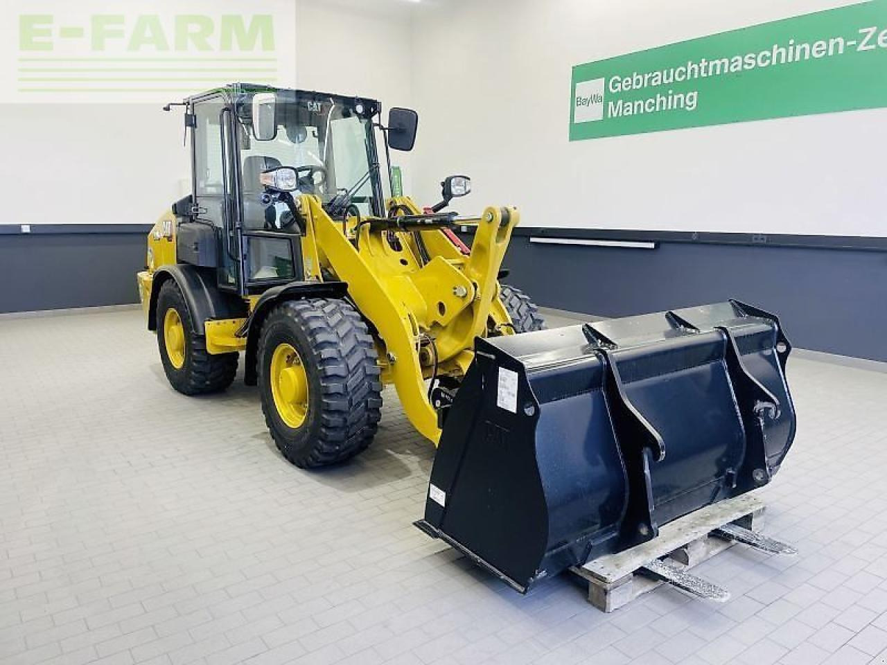 Caterpillar 906-14a - Miniexcavadora: foto 3 Caterpillar 906-14a - Miniexcavadora: foto 3