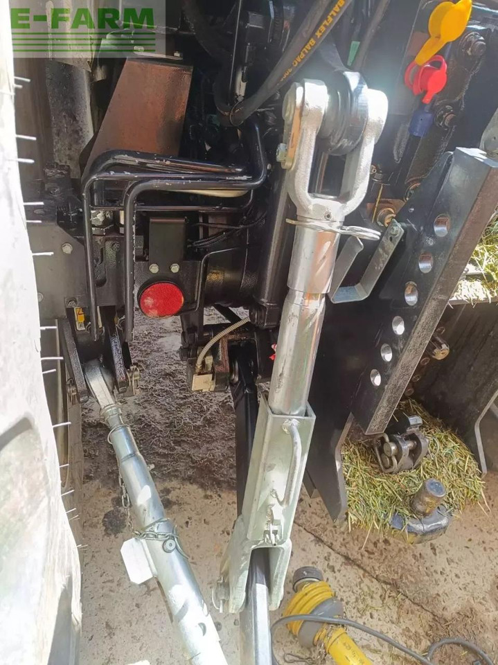 Deutz-Fahr 6.135 c - Tractor: foto 3 Deutz-Fahr 6.135 c - Tractor: foto 3