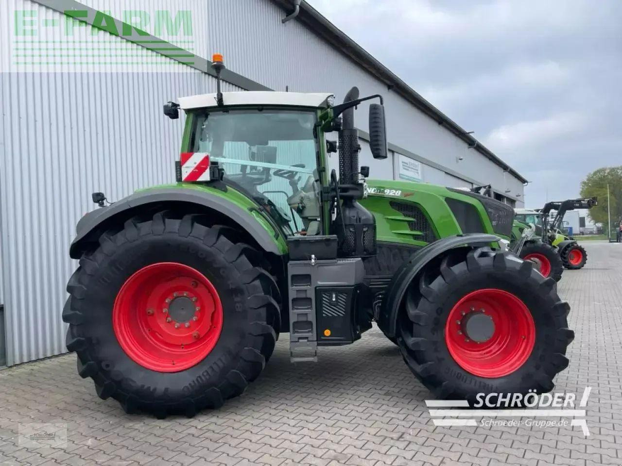 Fendt 828 s4 profi plus - Tractor: foto 2 Fendt 828 s4 profi plus - Tractor: foto 2