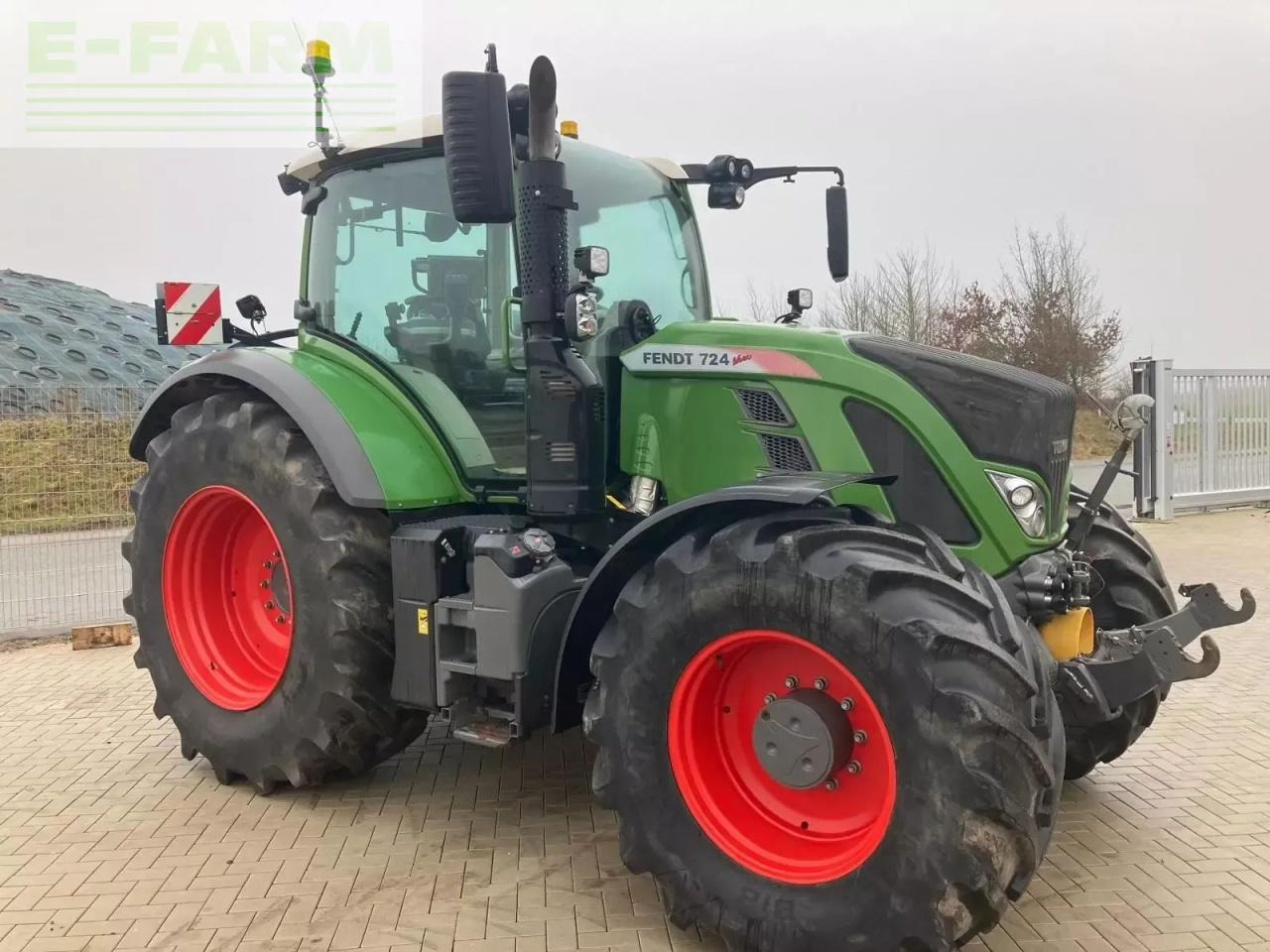 Fendt fendt 724 s4 profi+ - Tractor: foto 1 Fendt fendt 724 s4 profi+ - Tractor: foto 1