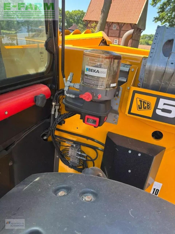 Manipulador telescópico JCB 527-58 agri: foto 8