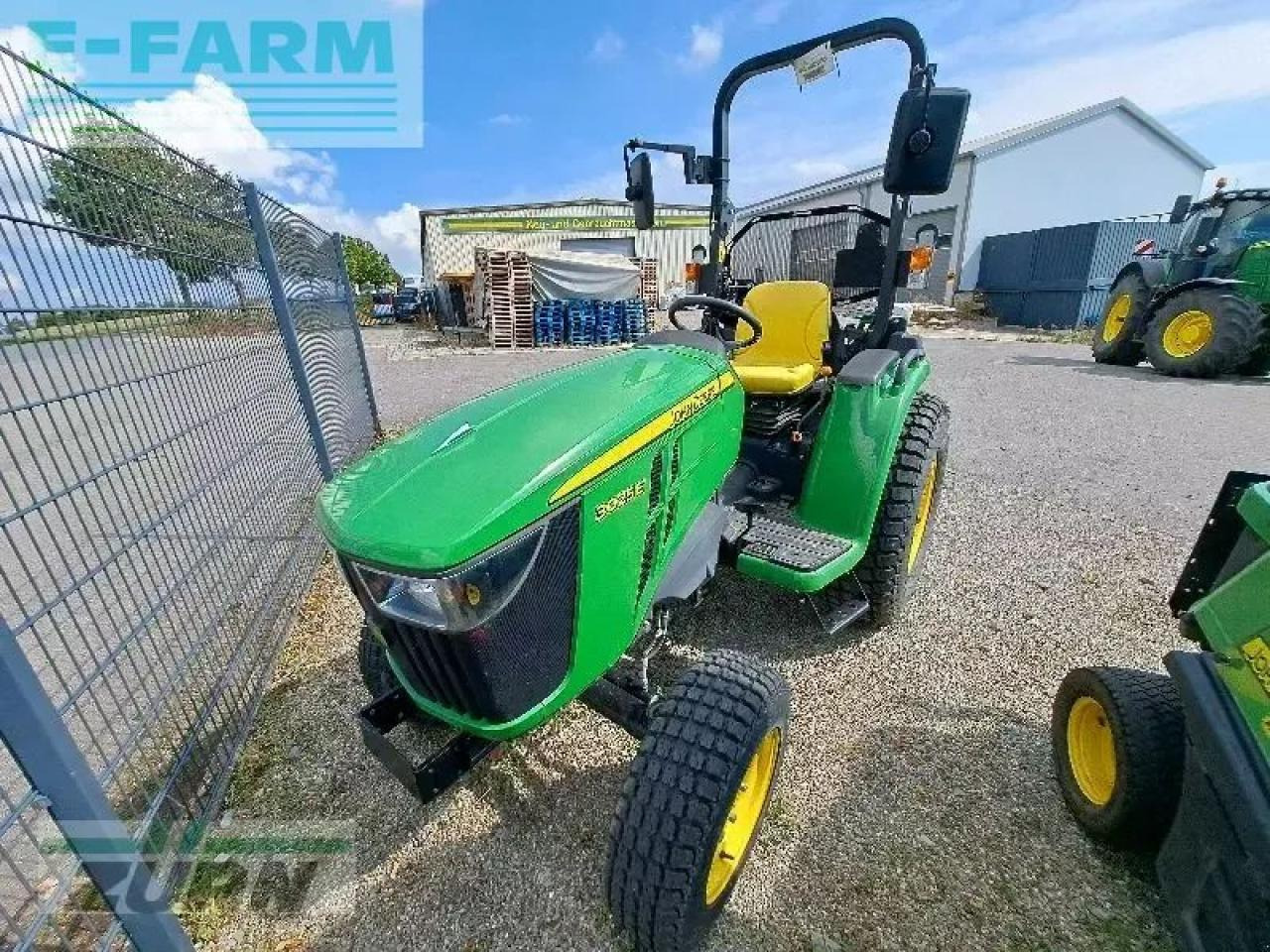 John Deere 3025e - Tractor: foto 4 John Deere 3025e - Tractor: foto 4